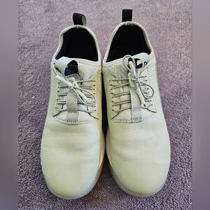 Cloves green matcha nursing sneaker